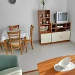 شقة Jure تروغير